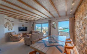 Relax in Style I Lagoon-Front 2BR in Swan Lake El Gouna